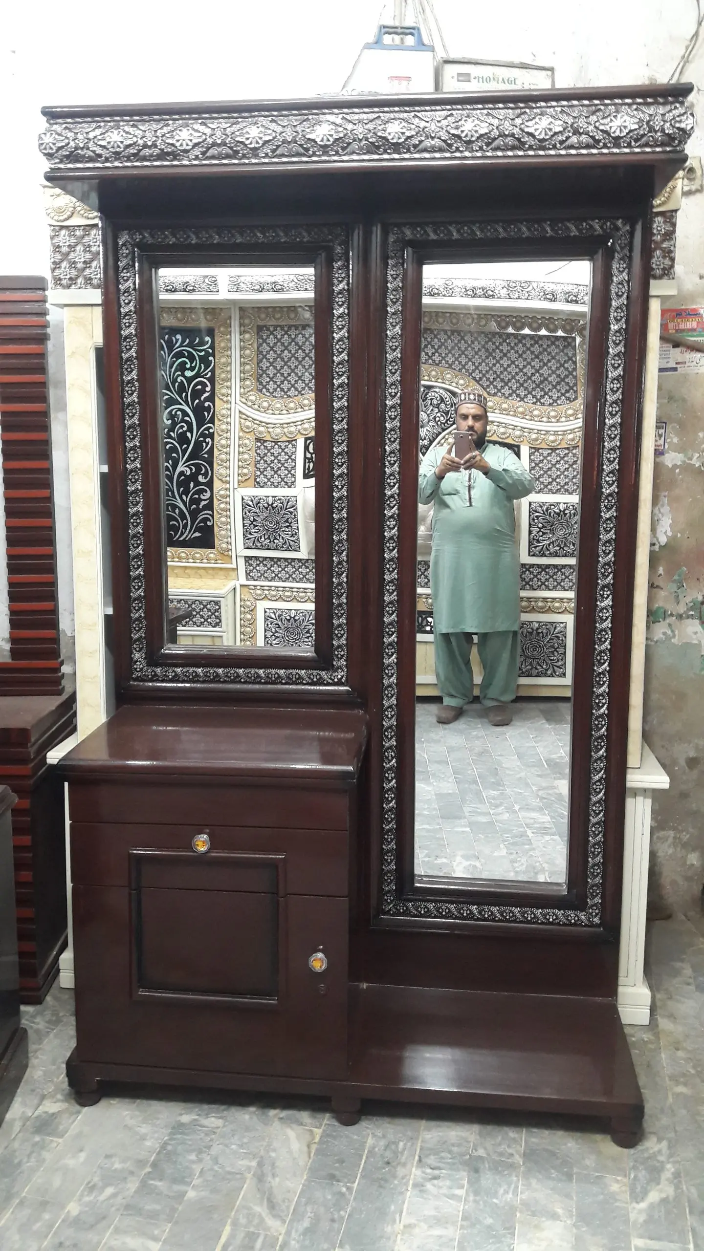 Silver Border Block Panel Bed's Dressing