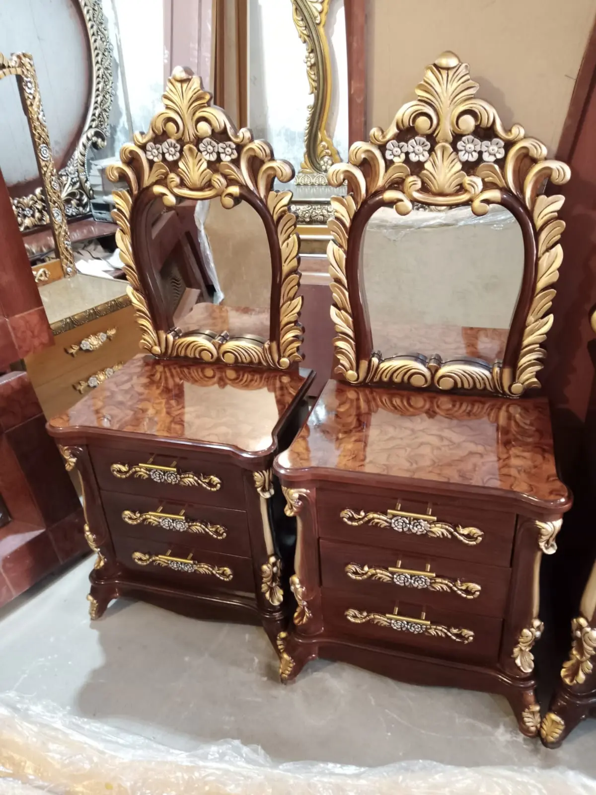 Cream Stone Leaf Bed Set's Boxes
