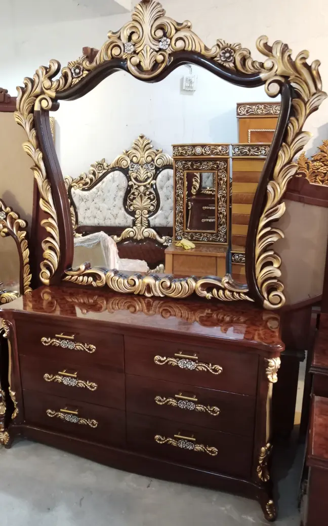 Cream Stone Leaf Bed Set's Dressing