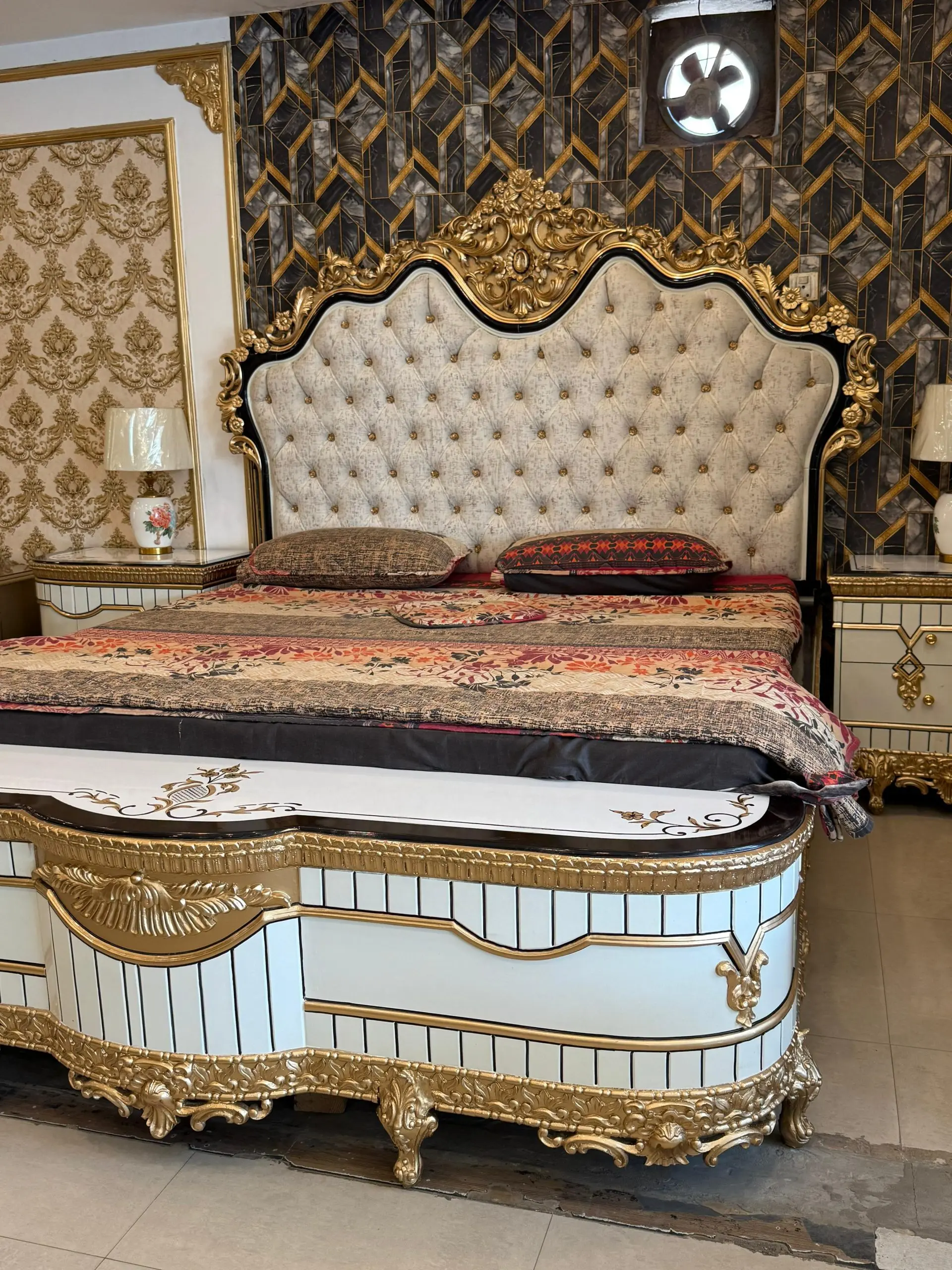 Scroll Crown Velvet Bed Set