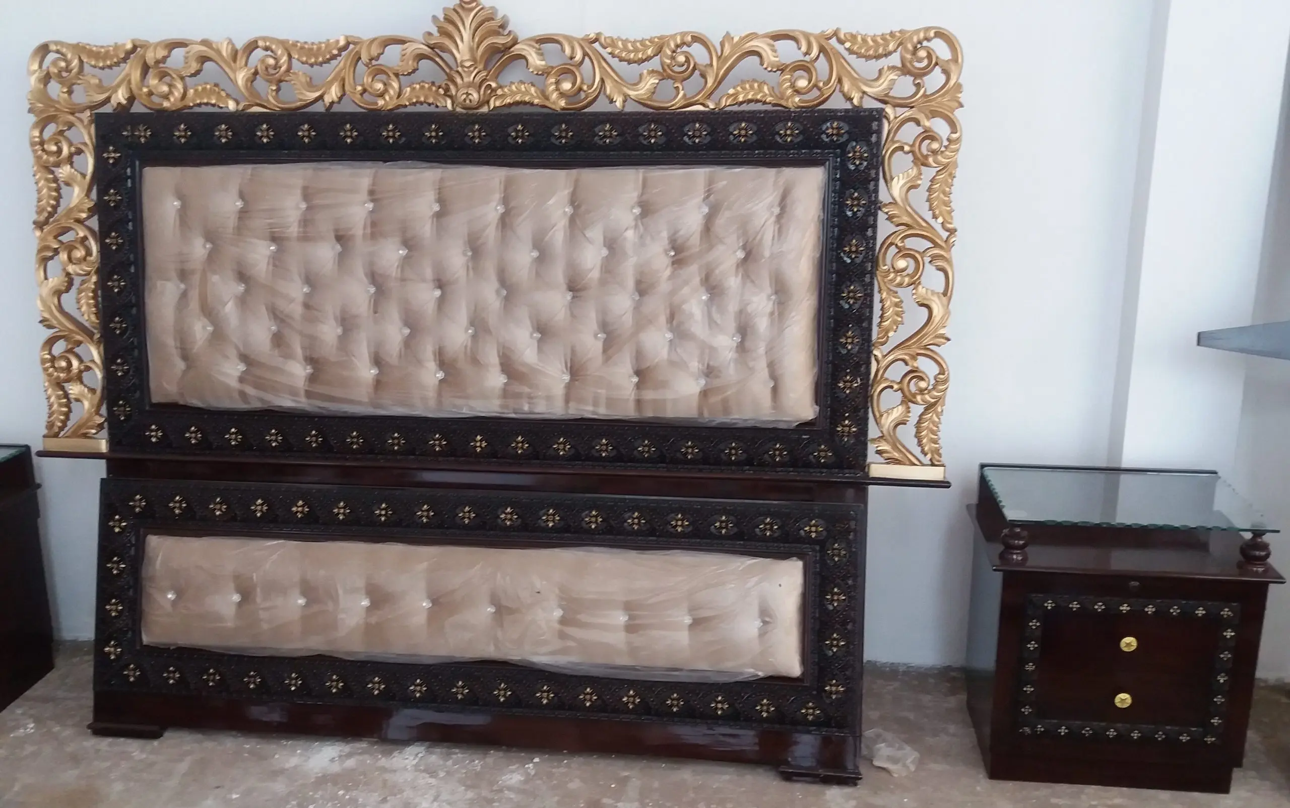 Regal Scroll Nest Fabric Bed