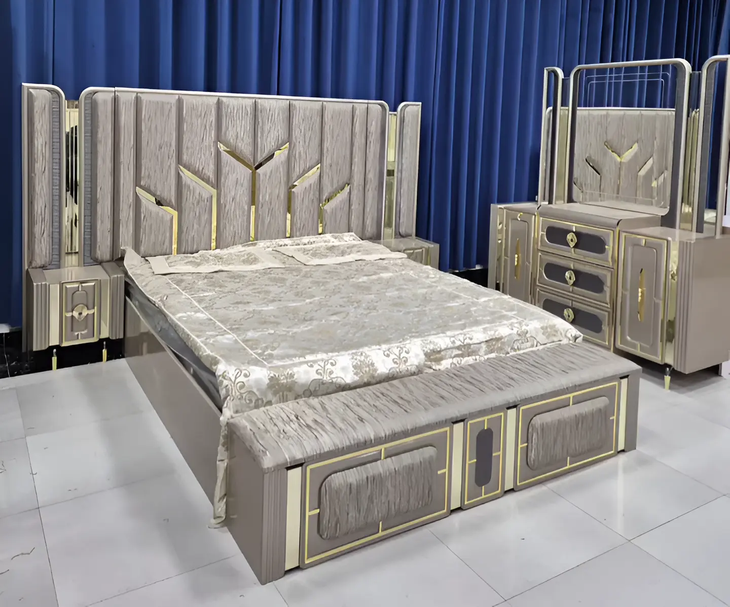 Premium Gold Accent Bedroom Set with Mirrored Dressing Table